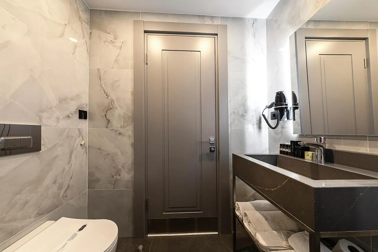 Pera Bosphorus Hotel Istanbul